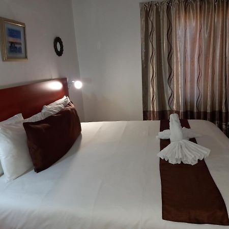 Rest Shade Bed And Breakfast Palapye Esterno foto